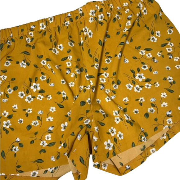 𝅺⭐️3/$25⭐️SHEIN Curve Mustard Floral Shorts 4X - Picture 1 of 5